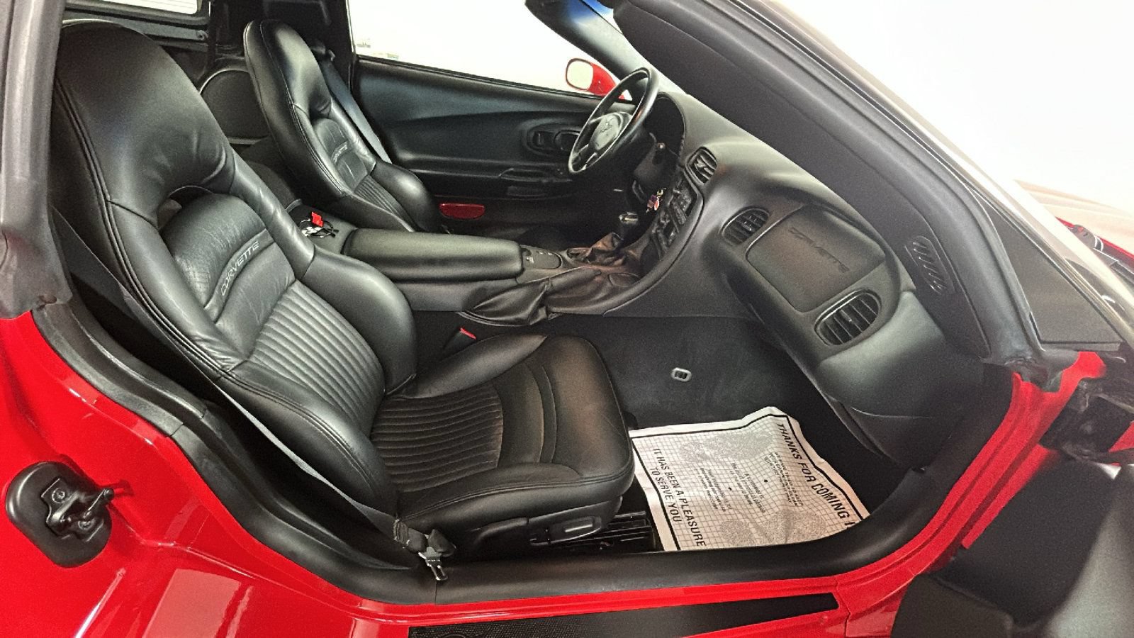 Used 2004 Chevrolet Corvette Coupe RWD image 29