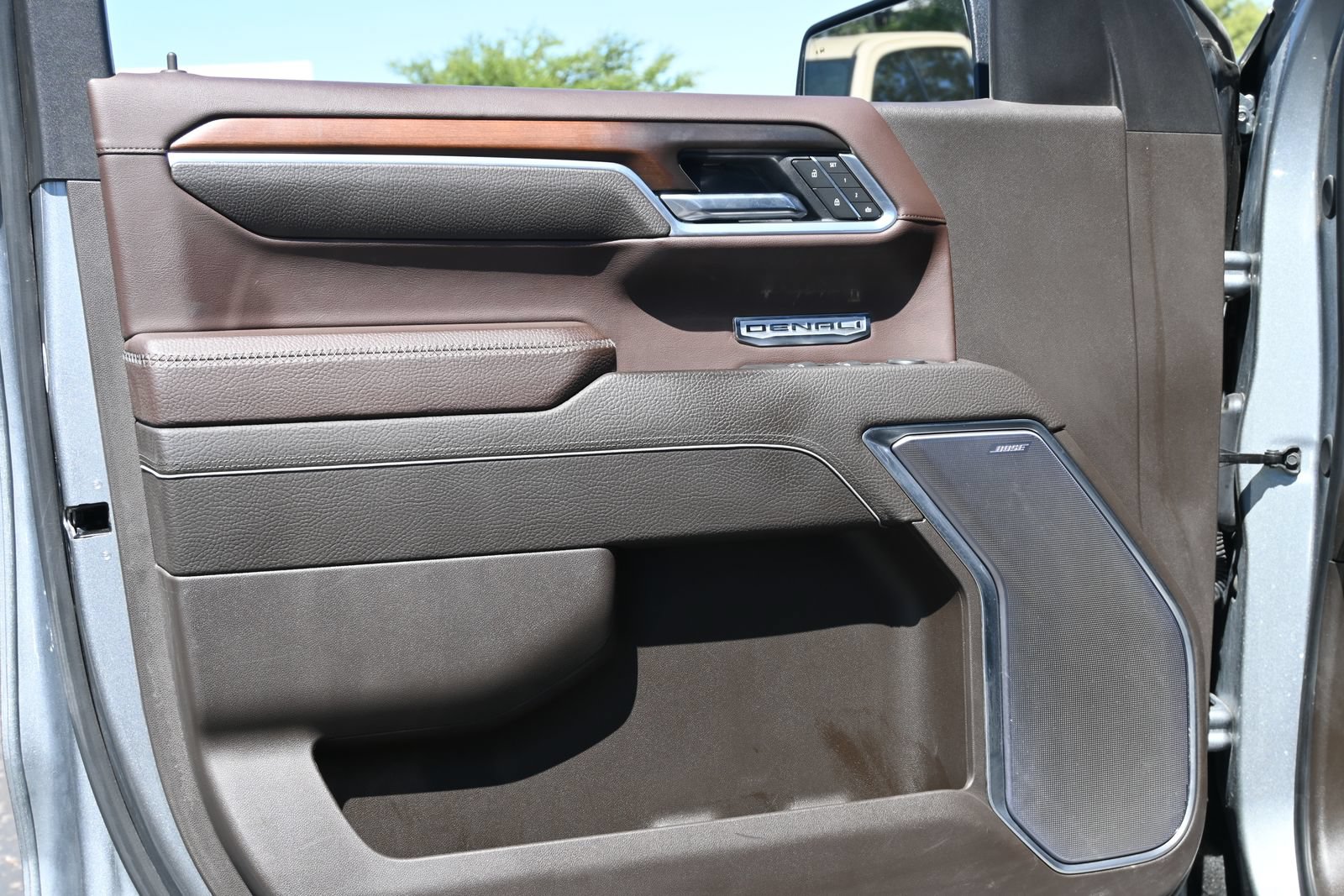 Used 2025 GMC Sierra 1500 Denali AWD/4WD image 19