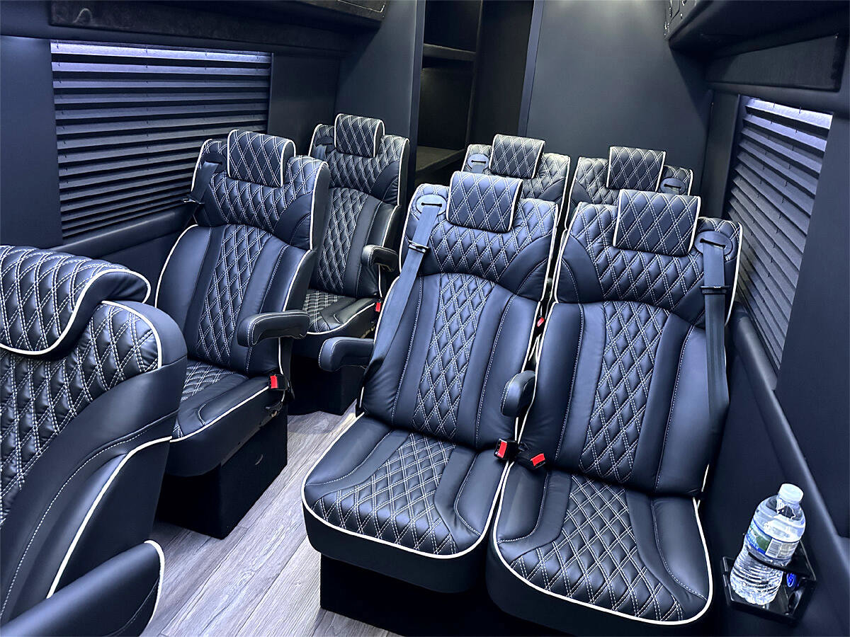 Used 2024 Mercedes-Benz Sprinter 3500 image 5