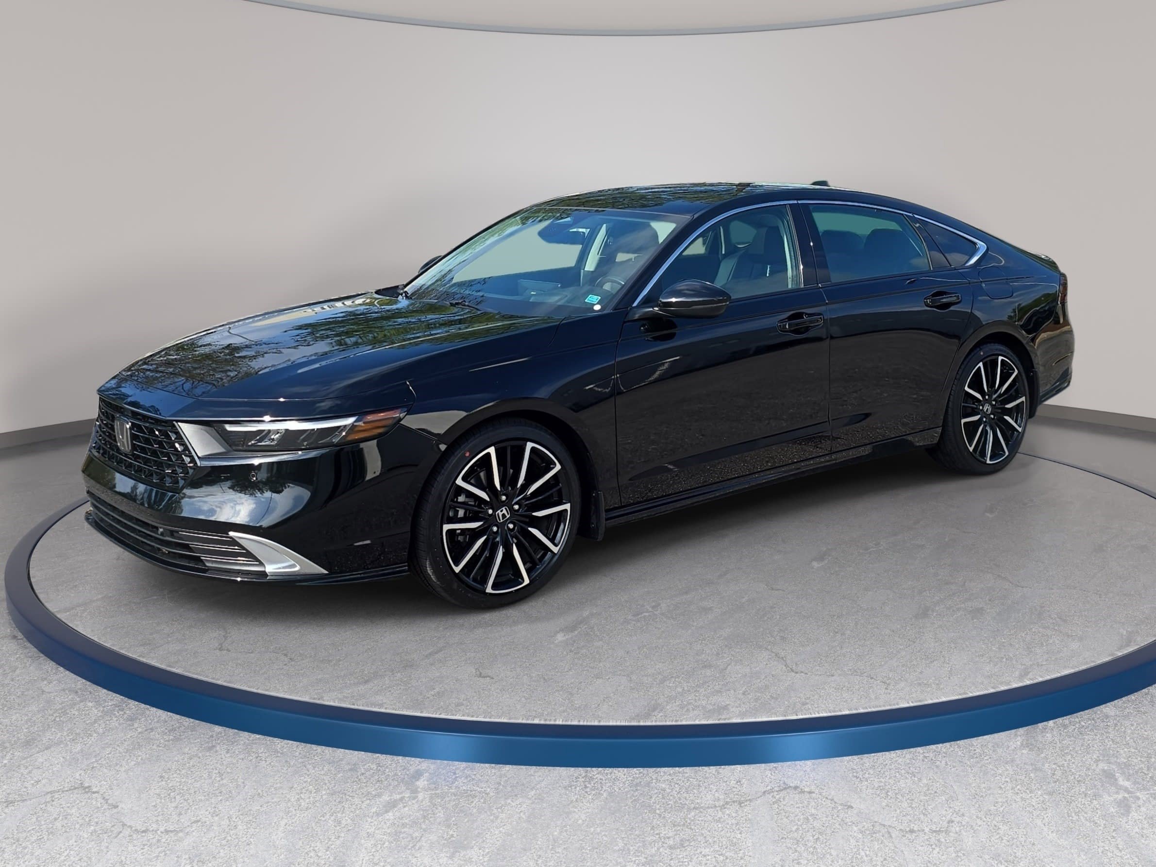 Used 2023 Honda Accord Touring image 1