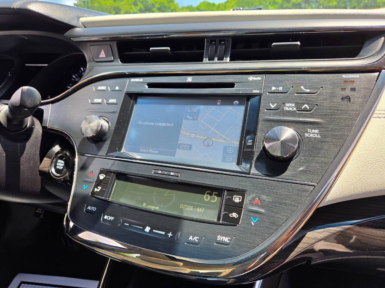 Used 2015 Toyota Avalon Limited FWD image 49