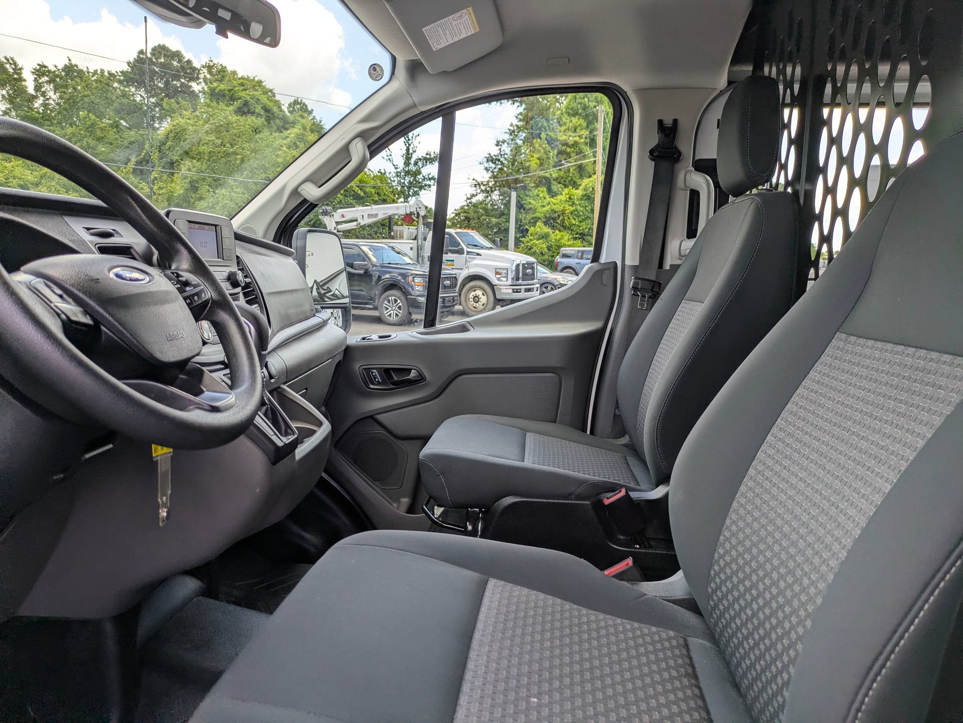 Used 2025 Ford Transit 250 Low Roof w/ Exterior Upgrade Package RWD image 19