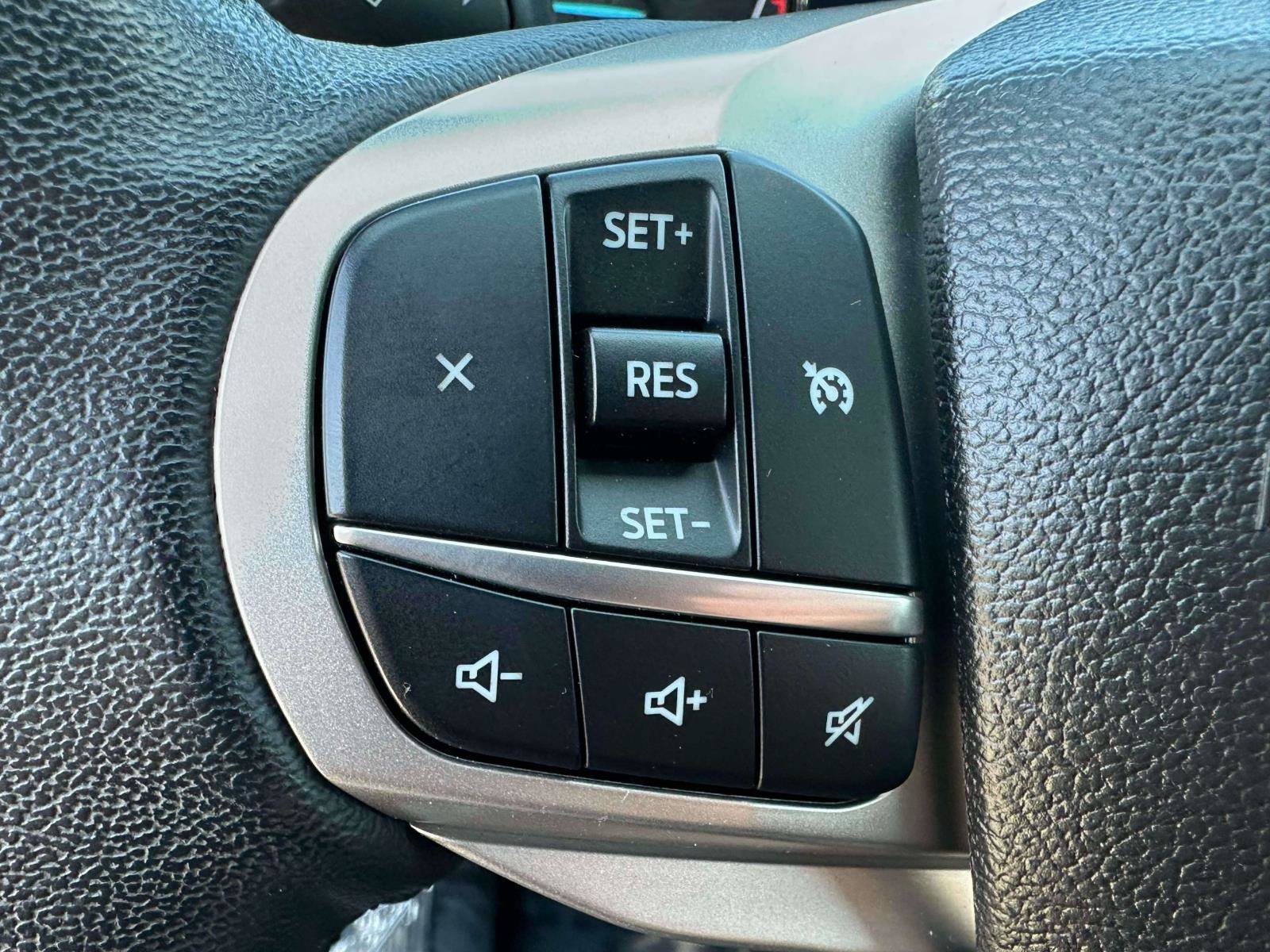 Used 2023 Ford Explorer XLT w/ Equipment Group 202A AWD/4WD image 19