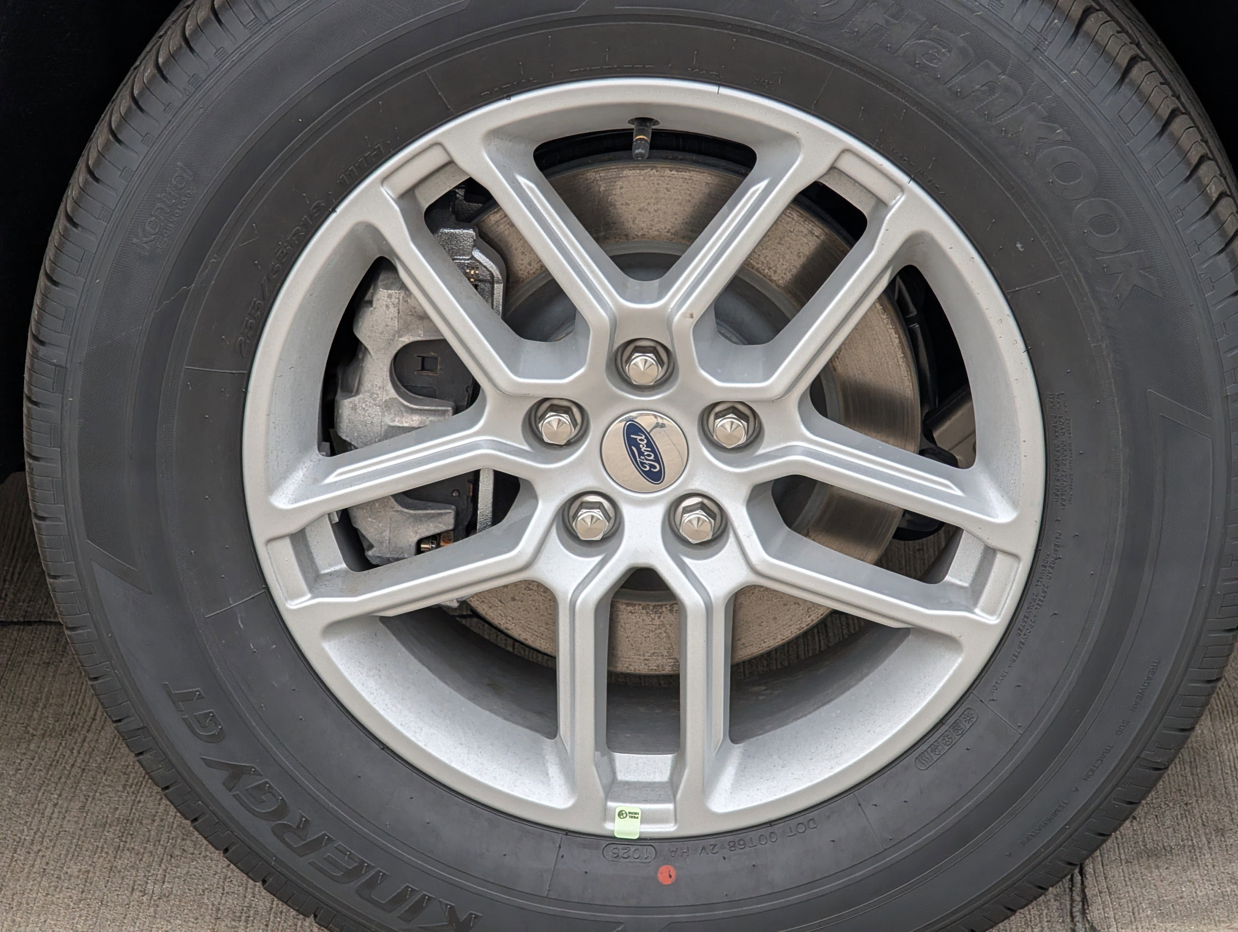 New 2026 Ford Explorer Active RWD image 9
