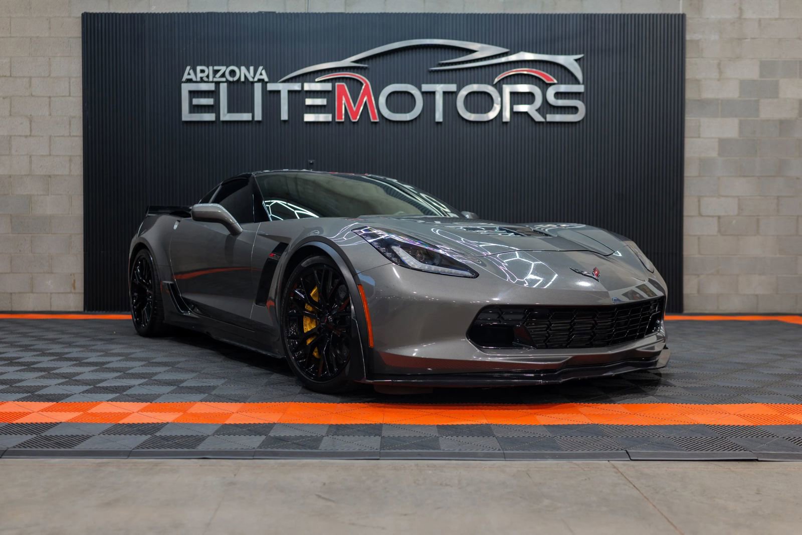 Used 2015 Chevrolet Corvette Z06 w/ Z07 Performance Package RWD image 3