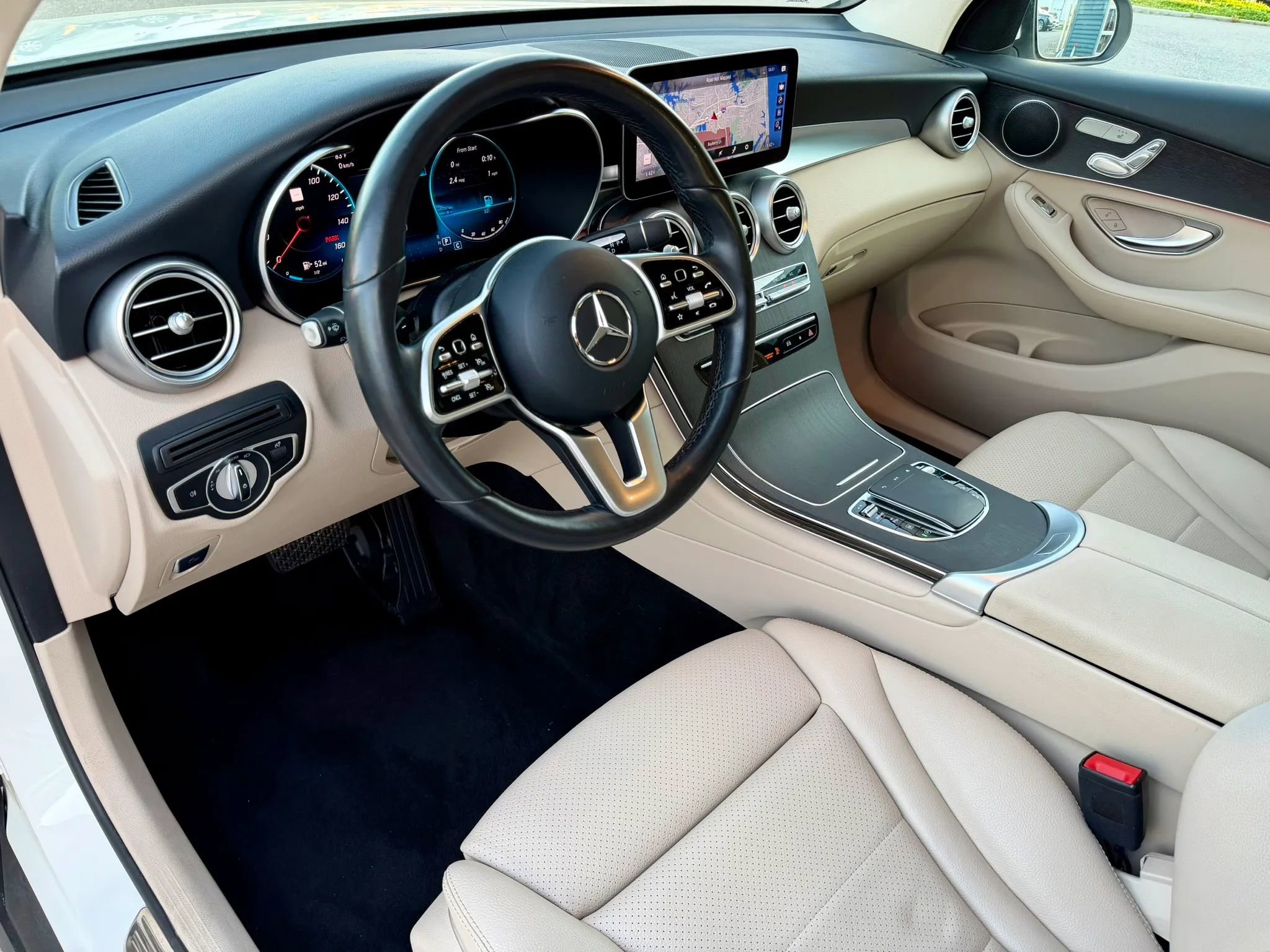 Used 2022 Mercedes-Benz GLC 300 4MATIC w/ Multimedia Package Lite image 30