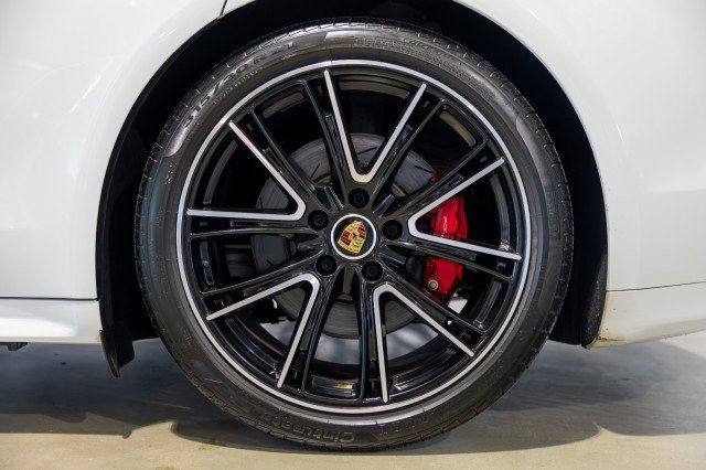 Used 2022 Porsche Panamera GTS w/ Premium Package image 24