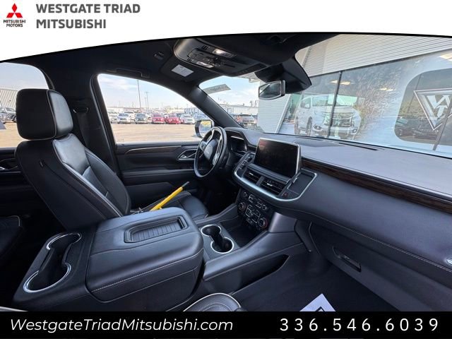 Used 2023 Chevrolet Suburban Premier image 9