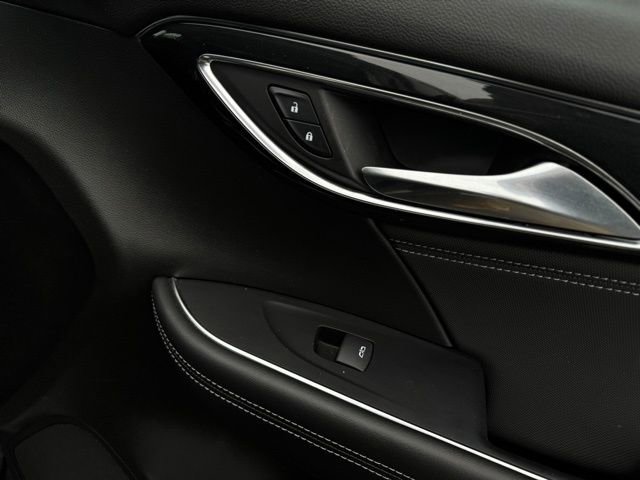 Used 2025 Buick Envision Preferred image 15