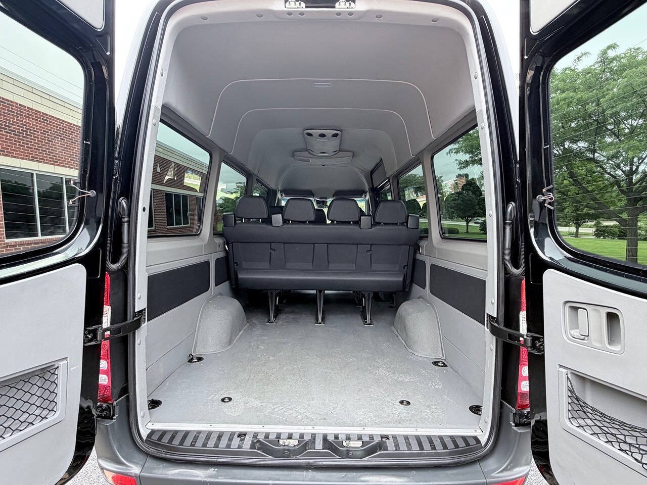 Used 2014 Mercedes-Benz Sprinter 2500 image 14