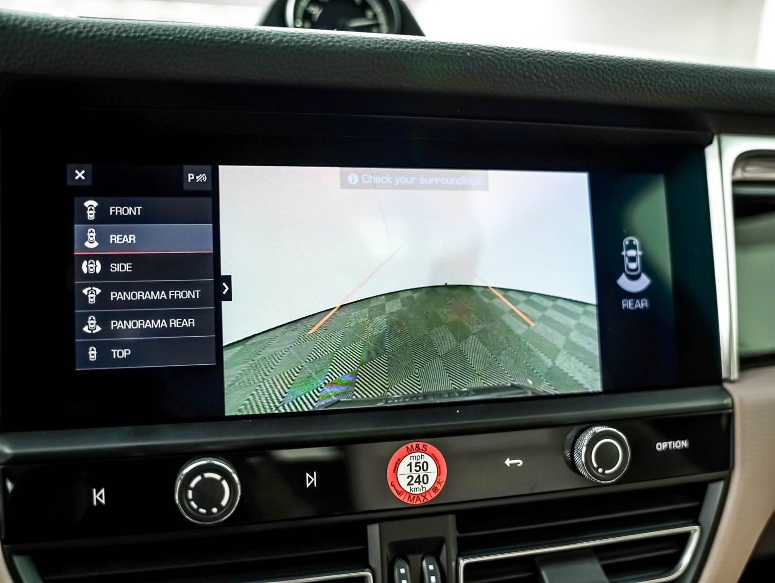 Certified 2025 Porsche Macan S AWD/4WD image 26