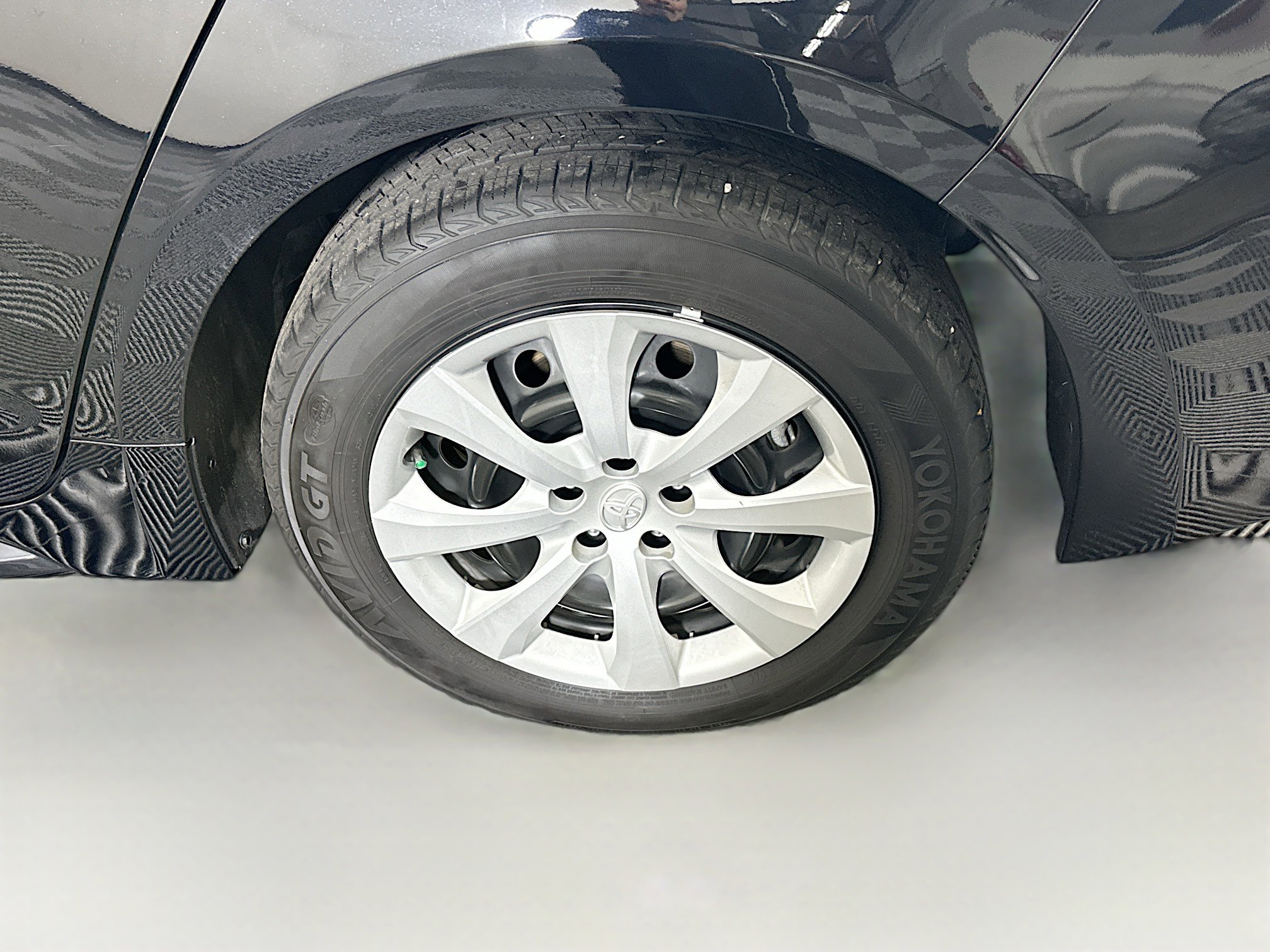 Used 2025 Toyota Corolla LE image 11