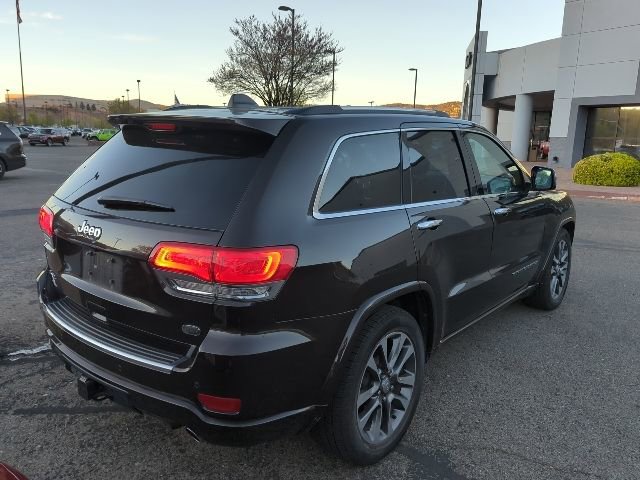 Used 2017 Jeep Grand Cherokee Overland image 3