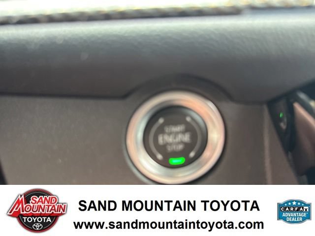 Used 2025 Chevrolet Traverse High Country FWD image 17