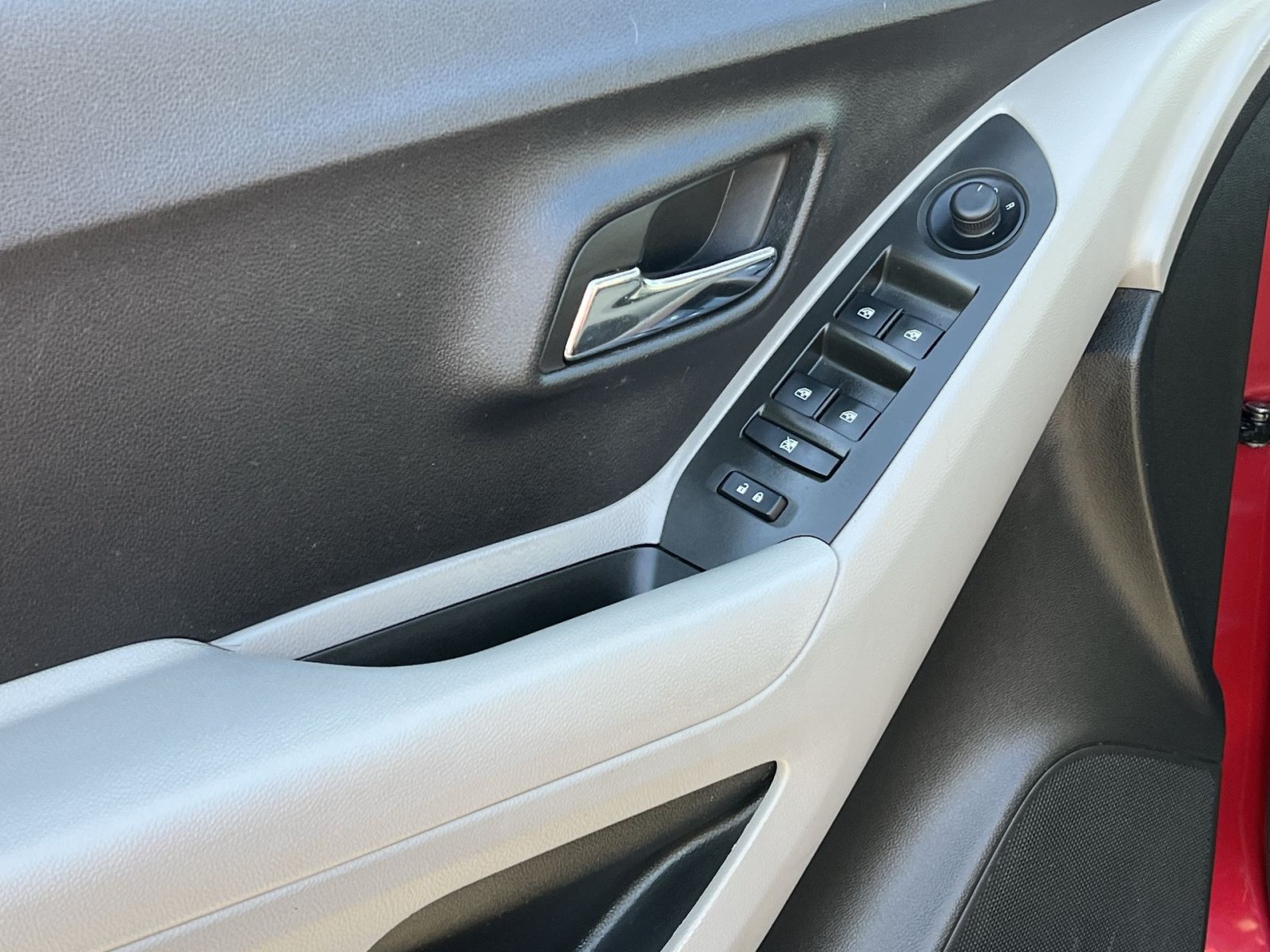 Used 2015 Chevrolet Trax LS w/ LPO, Protection Package FWD image 15
