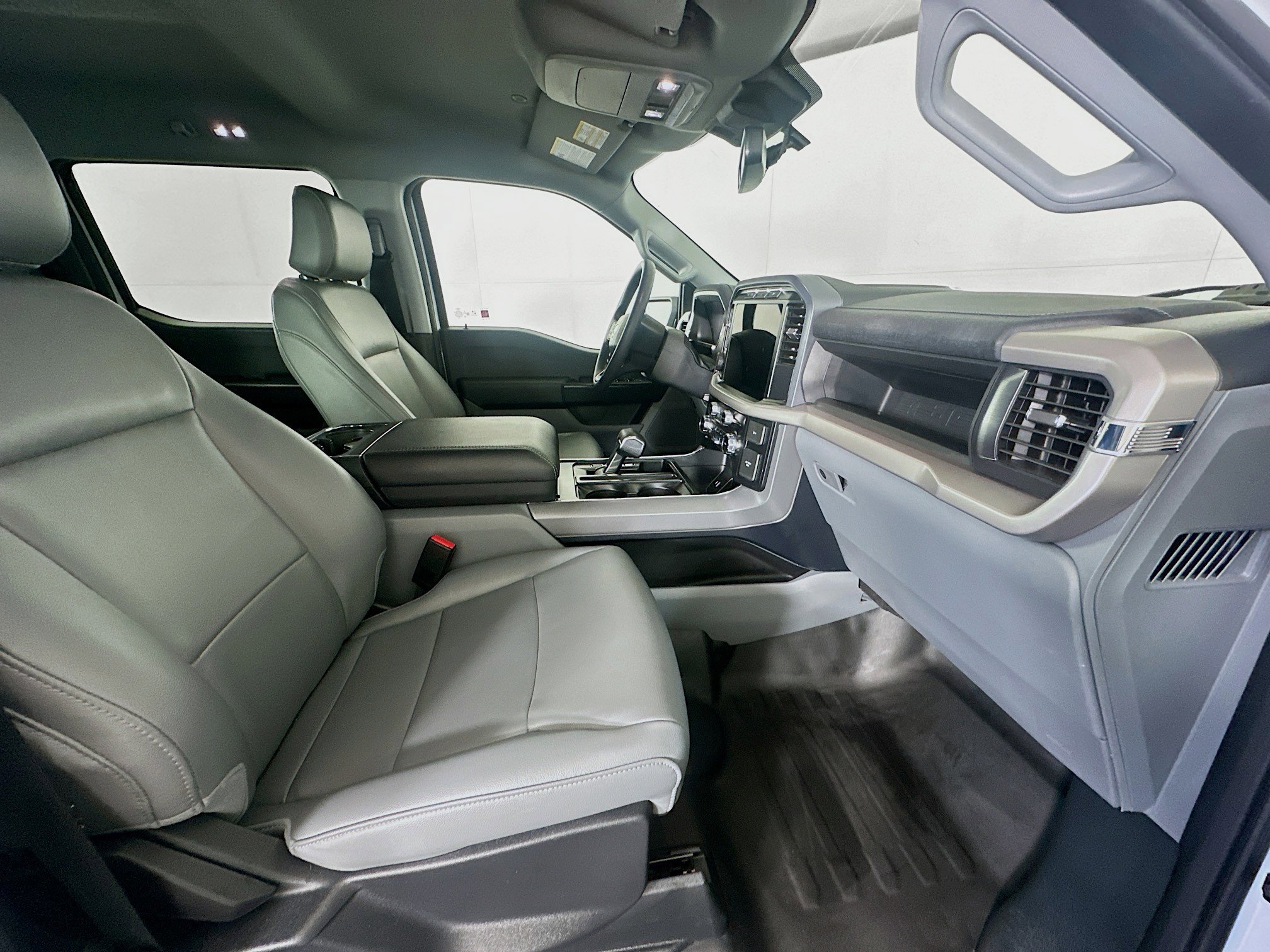 Used 2023 Ford F150 Lightning Pro w/ Tow Technology Package image 31