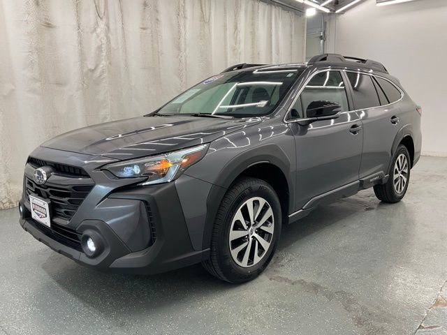 Used 2025 Subaru Outback Premium AWD/4WD image 4