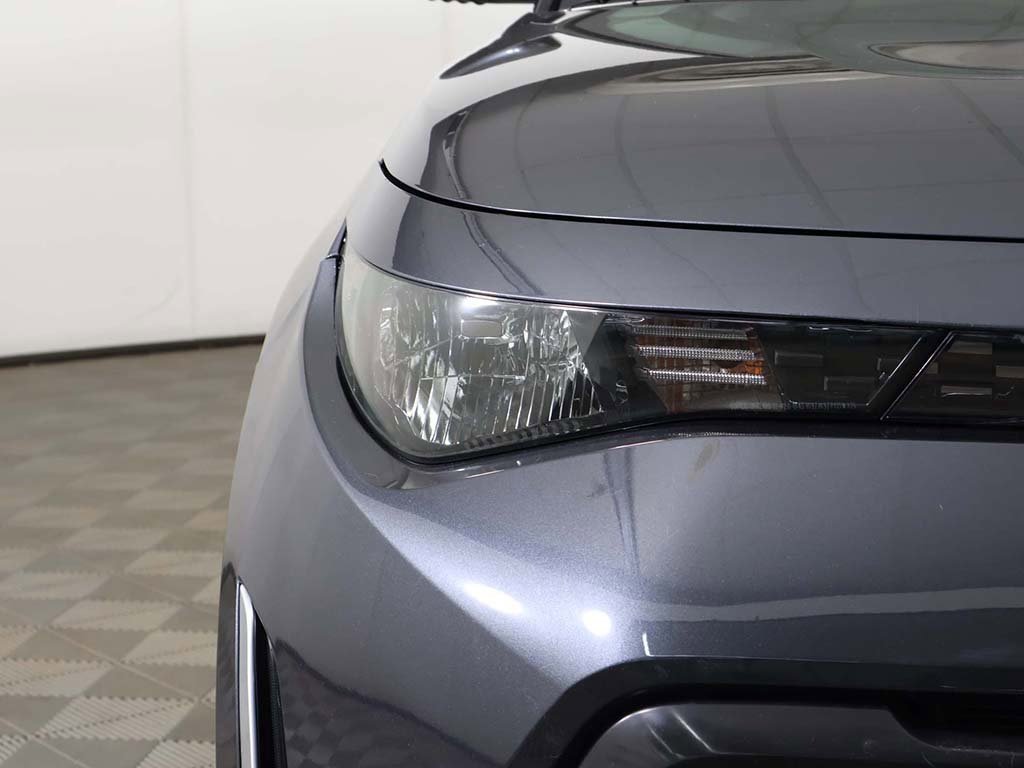 Used 2025 Kia Soul LX w/ LX Technology Package image 12