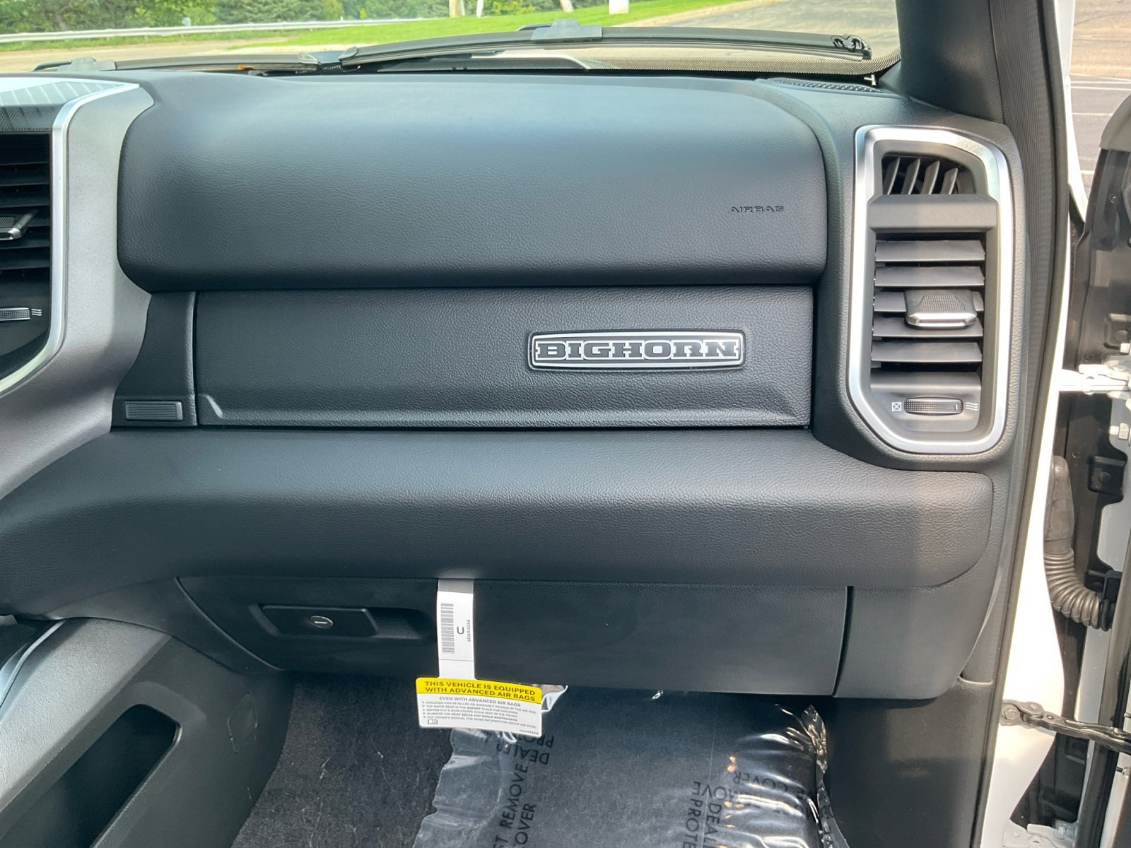 New 2026 RAM 1500 4x4 Crew Cab image 16