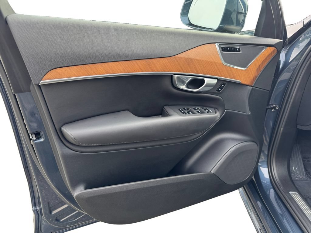 Certified 2023 Volvo XC90 B5 Plus w/ Protection Package Premier AWD/4WD image 10