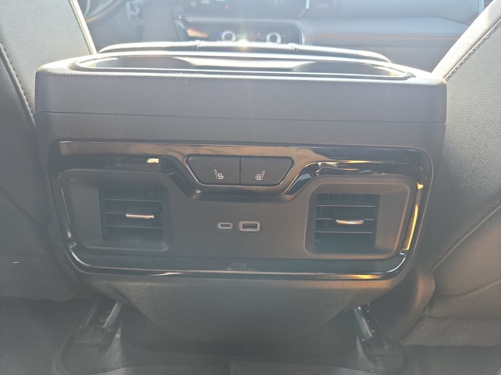 Used 2025 GMC Sierra 2500 AT4 AWD/4WD image 17