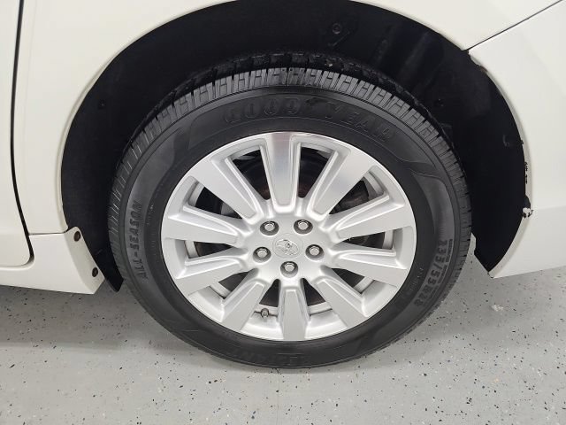 Used 2017 Toyota Sienna Limited Premium AWD/4WD image 10