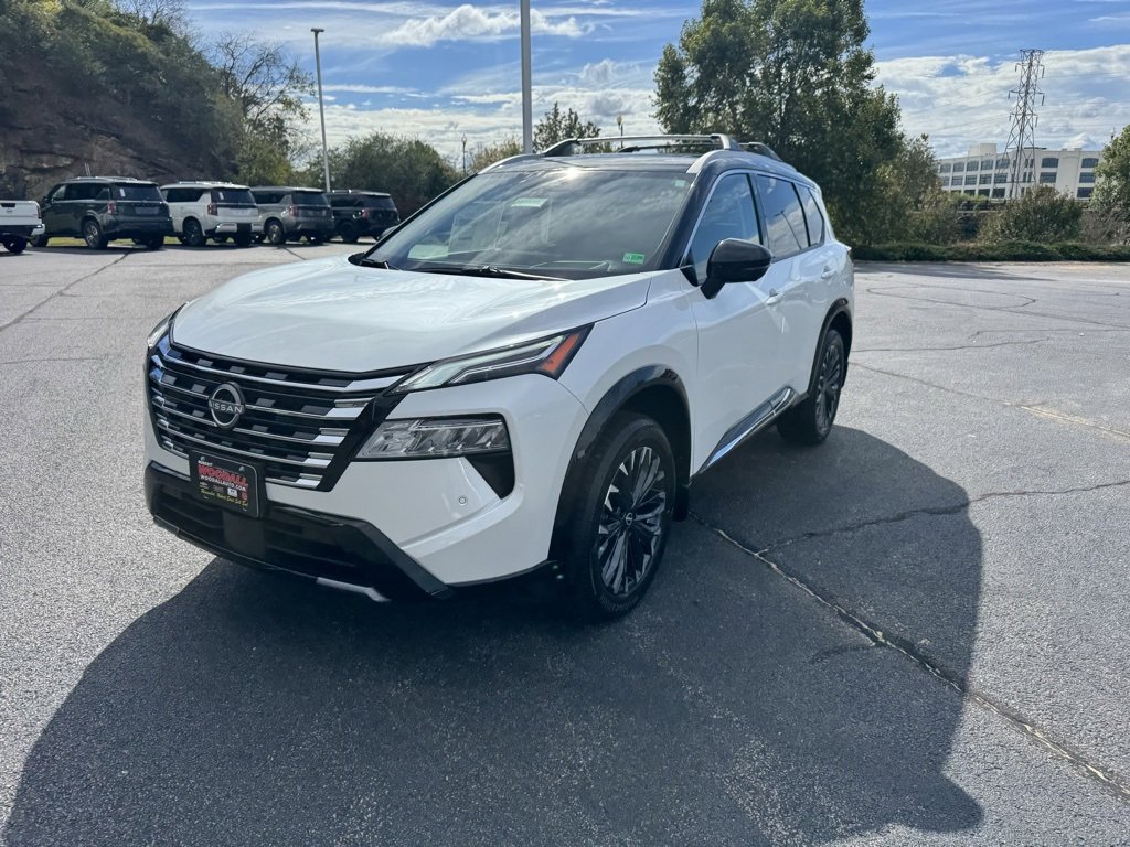 New 2026 Nissan Rogue Platinum image 3