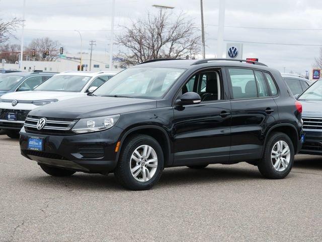 Used 2017 Volkswagen Tiguan S image 3