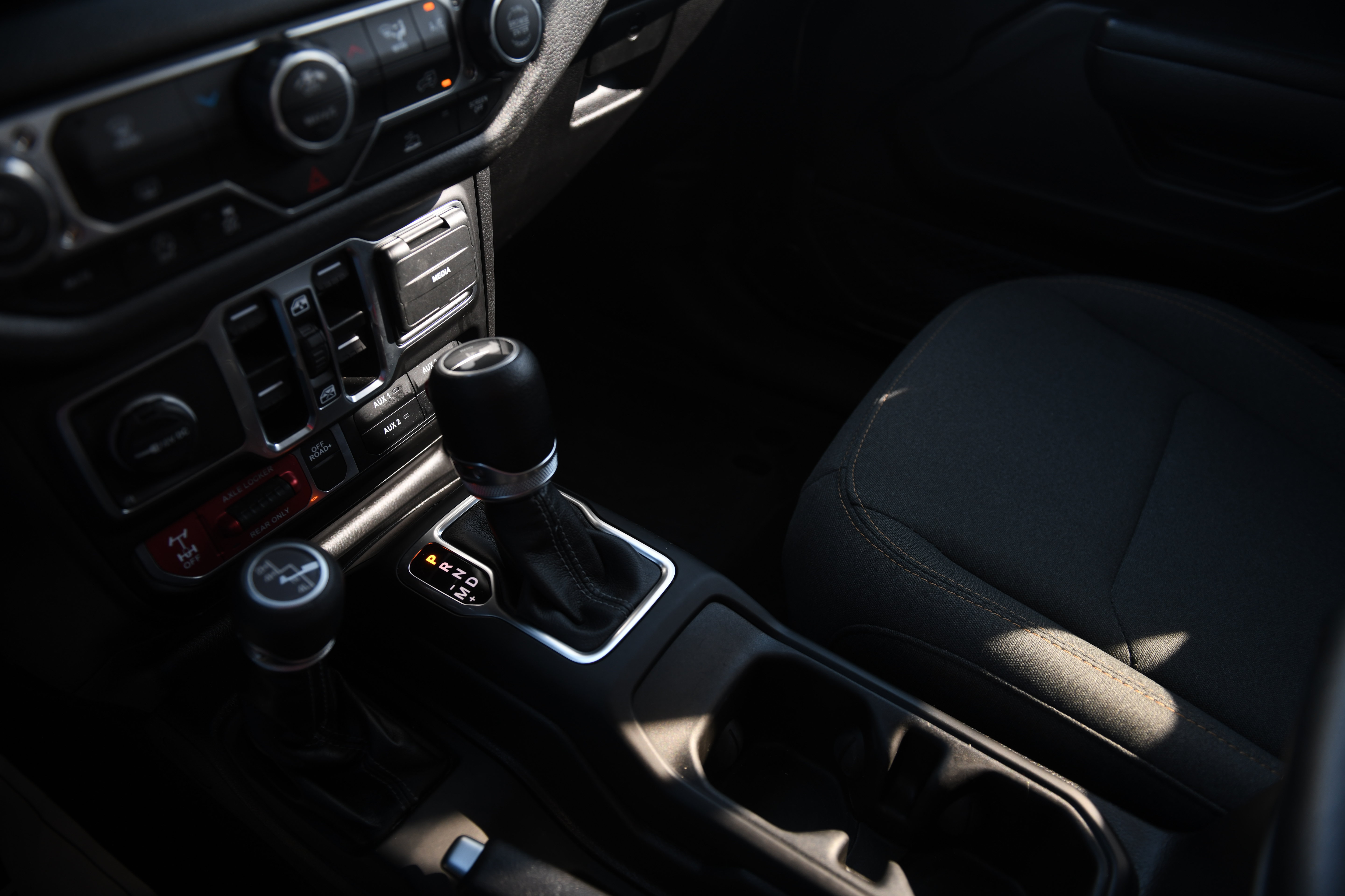 Used 2025 Jeep Wrangler Unlimited Sport AWD/4WD image 19