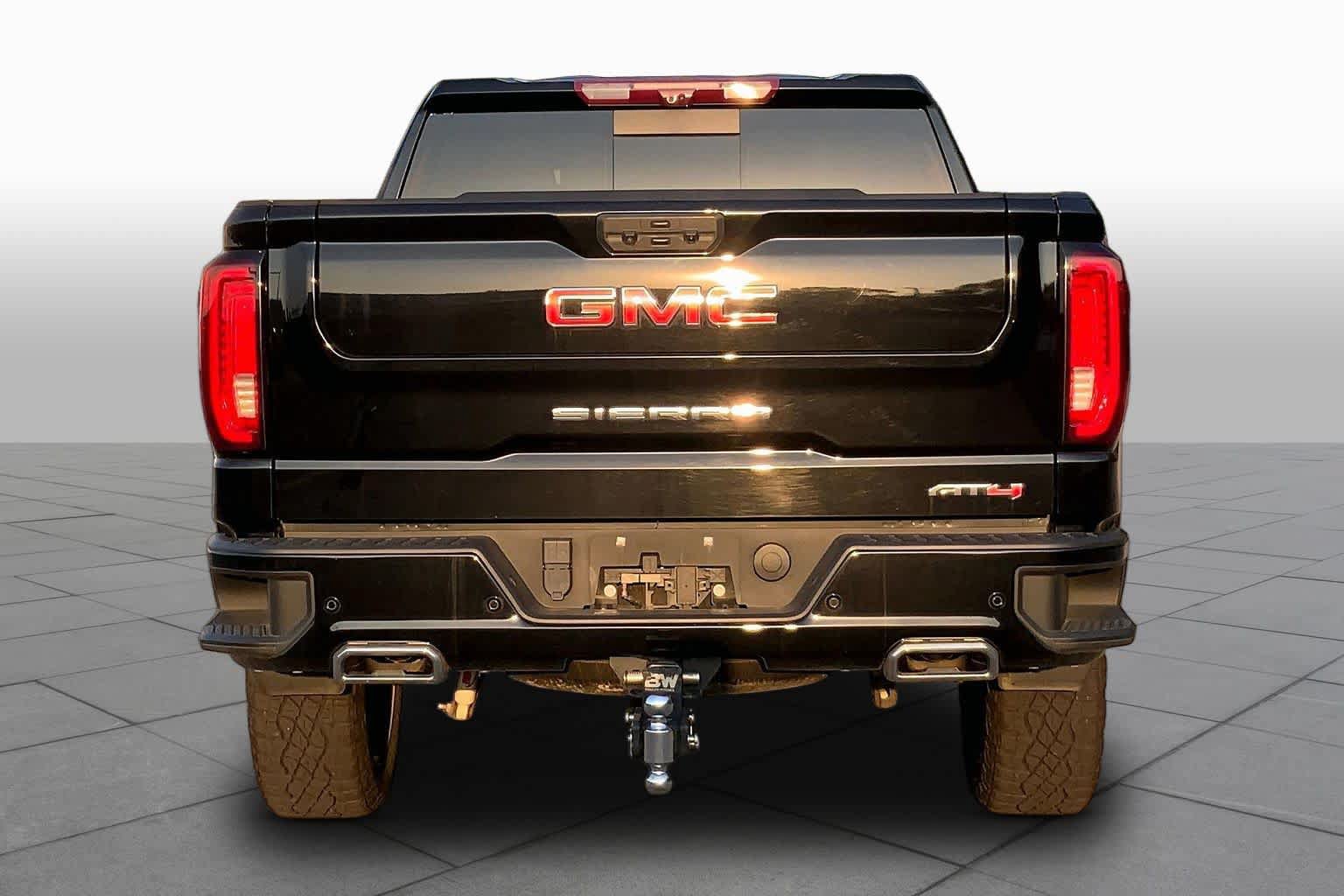 Used 2023 GMC Sierra 1500 AT4 w/ AT4 Premium Package AWD/4WD image 5