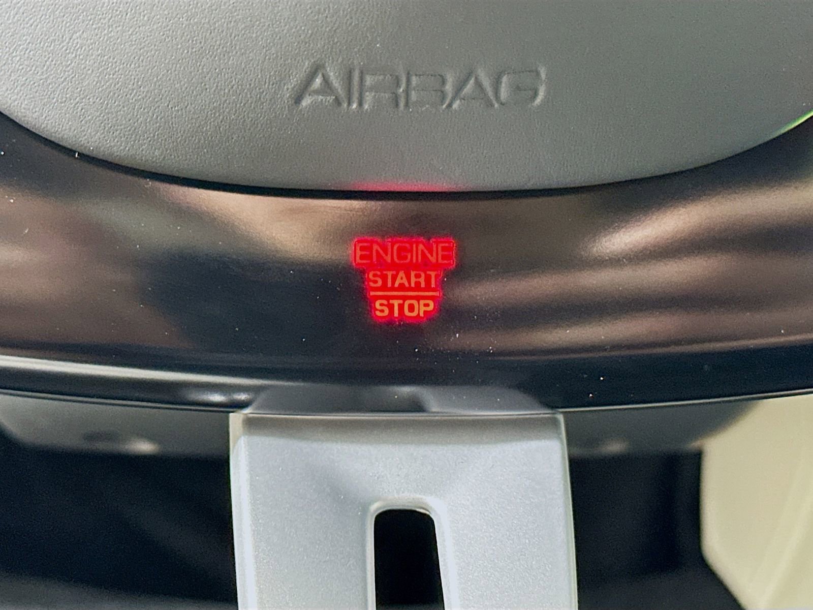 Used 2025 Ferrari Purosangue AWD/4WD image 16