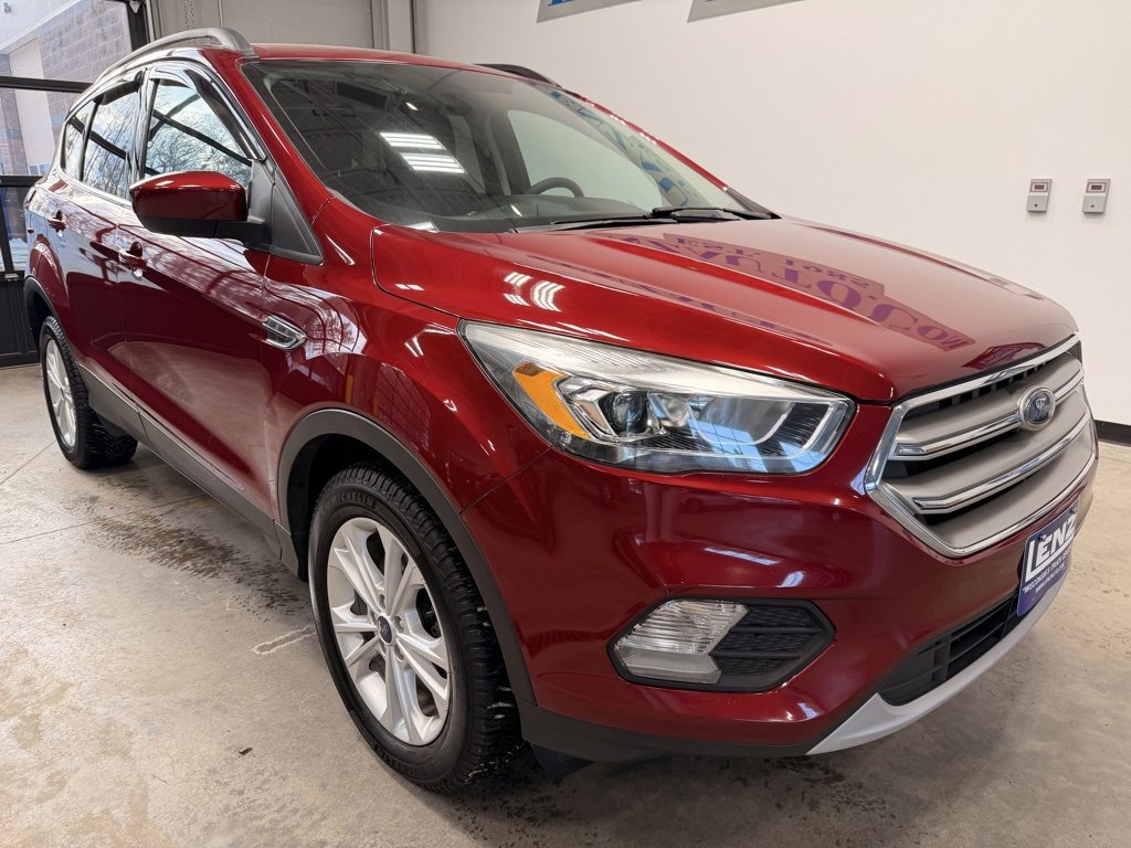 Used 2017 Ford Escape SE w/ Equipment Group 201A image 2