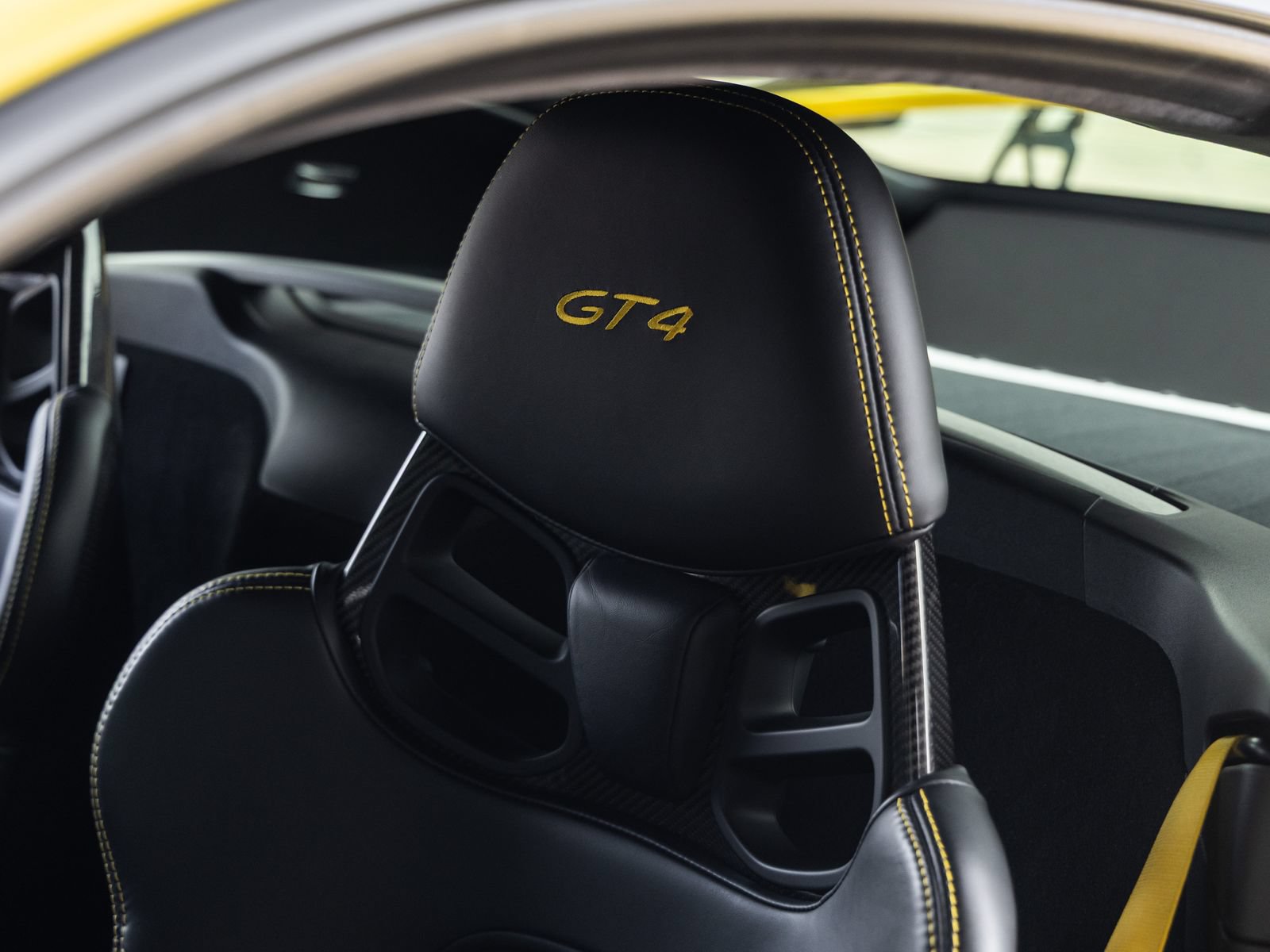 Used 2016 Porsche Cayman GT4 RWD image 32