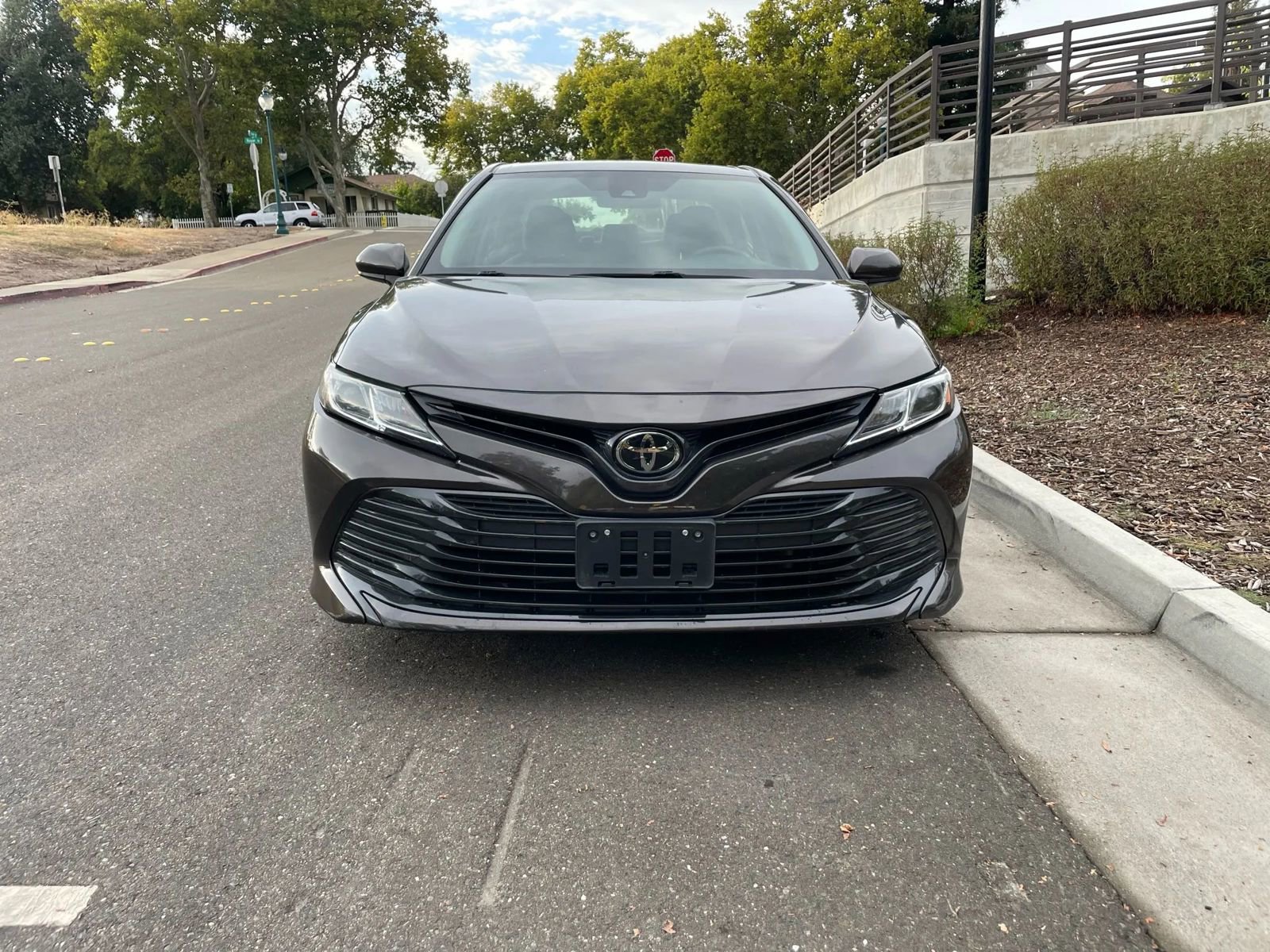 Used 2018 Toyota Camry SE image 5