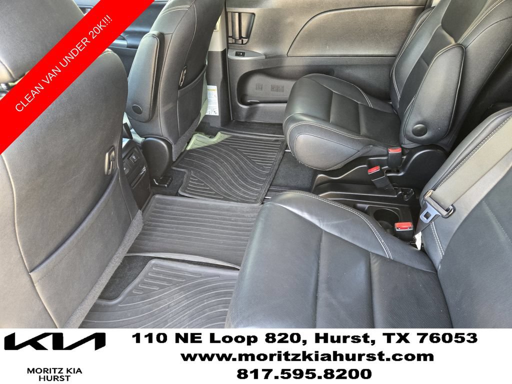 Used 2017 Toyota Sienna SE FWD image 30