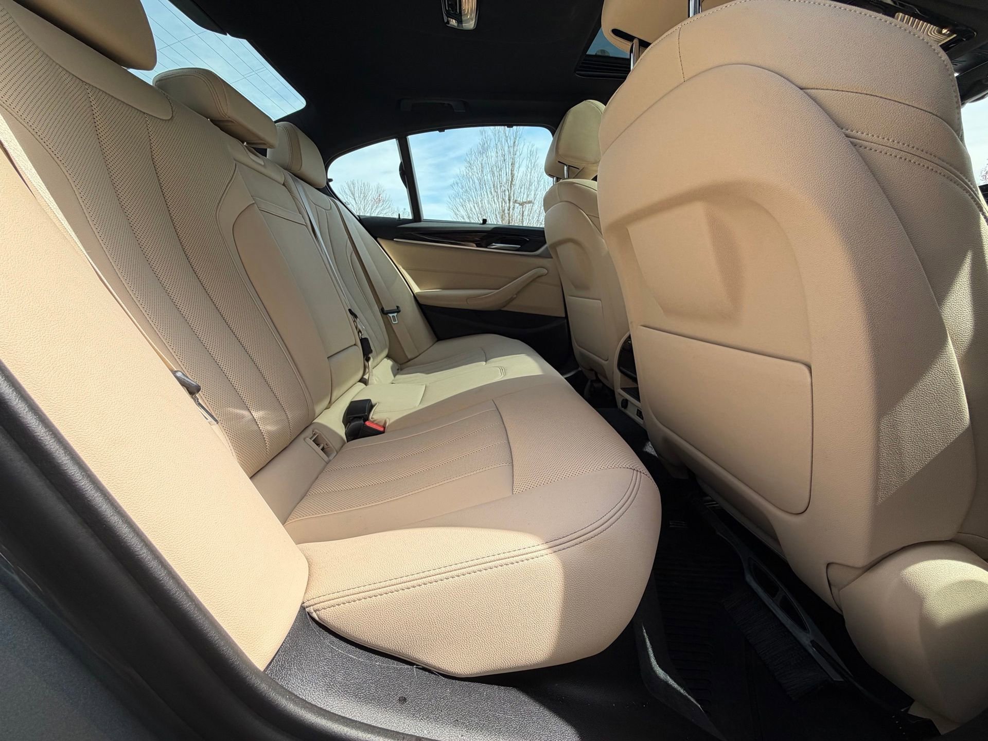 Used 2021 BMW 530i xDrive w/ Convenience Package image 10