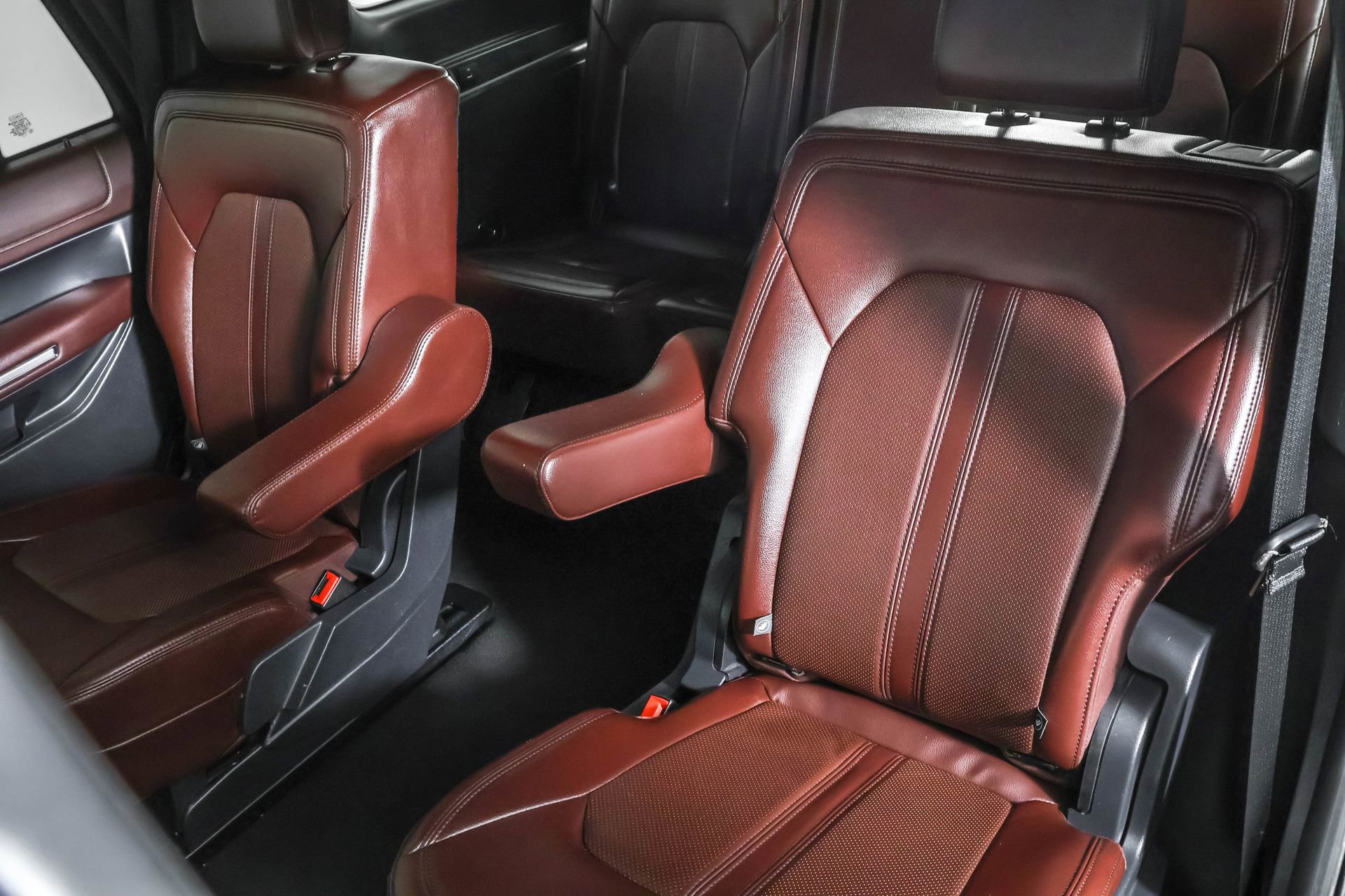 Used 2023 Ford Expedition Limited image 37