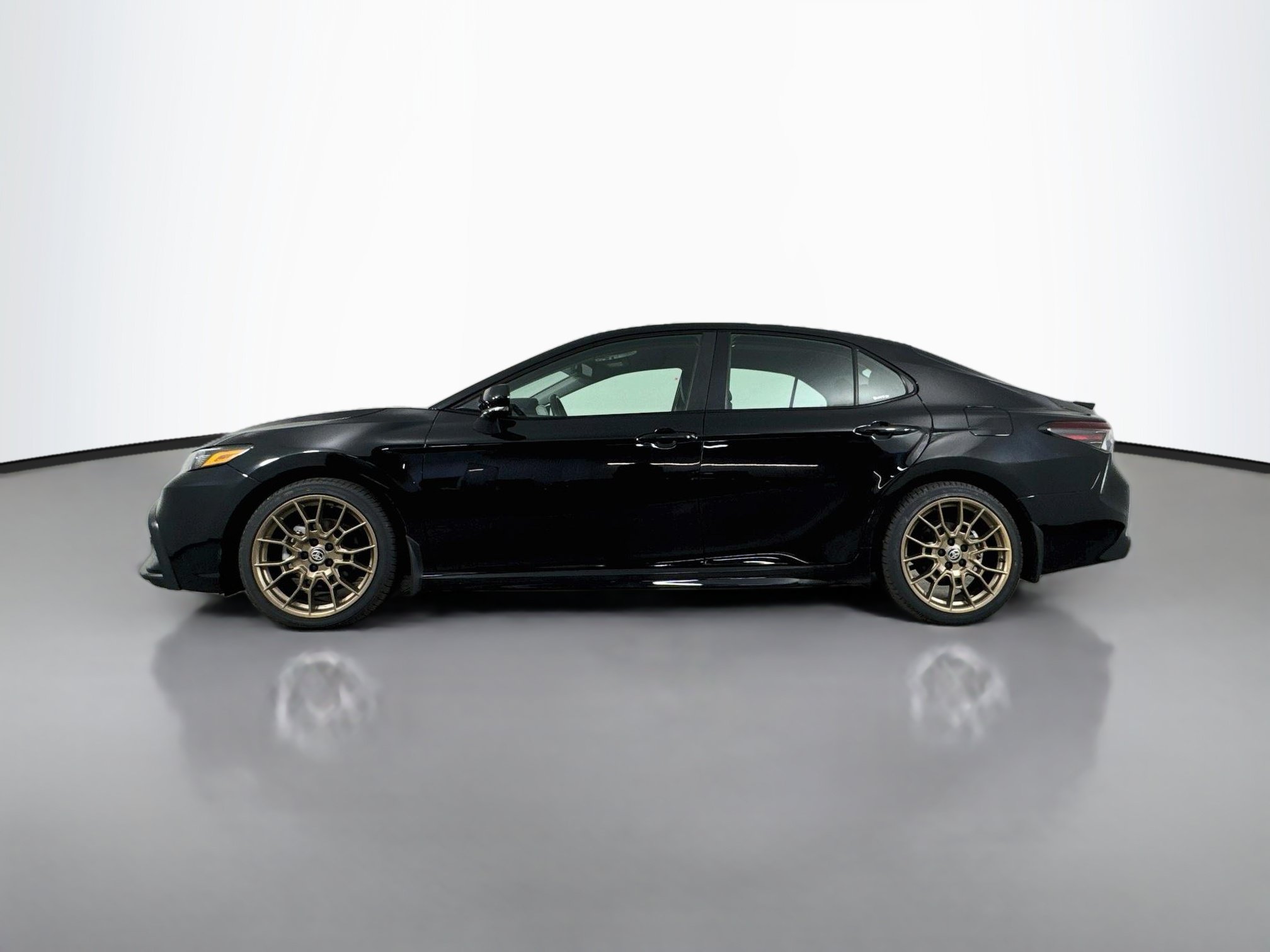 Certified 2024 Toyota Camry SE FWD image 4