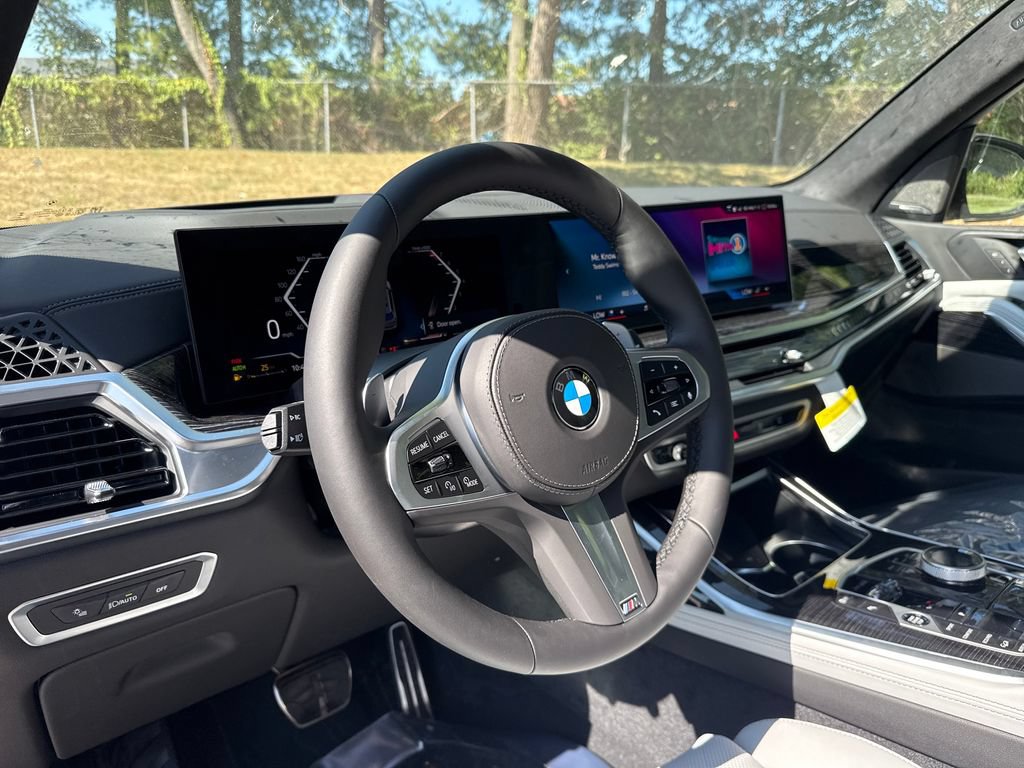 New 2027 BMW X7 xDrive40i w/ M Sport Package AWD/4WD image 13