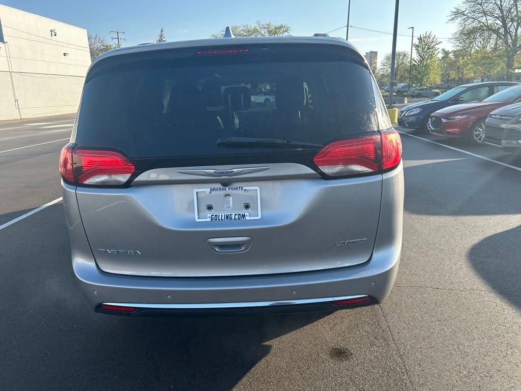 Used 2019 Chrysler Pacifica Limited FWD image 6