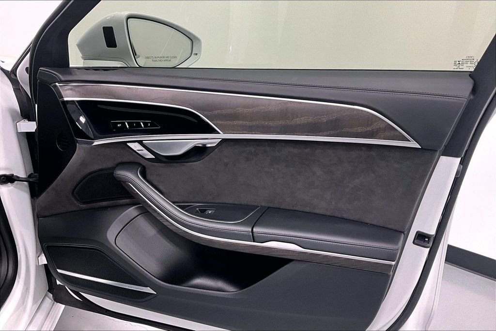 Used 2021 Audi A8 L 4.0T image 18