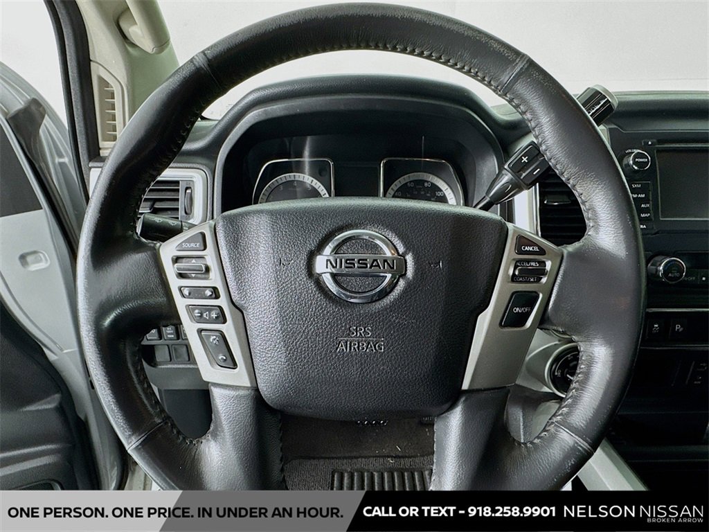 Used 2017 Nissan Titan SV image 11