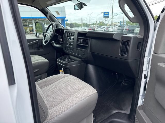 Used 2025 Chevrolet Express 3500 w/ Power Convenience Package RWD image 9