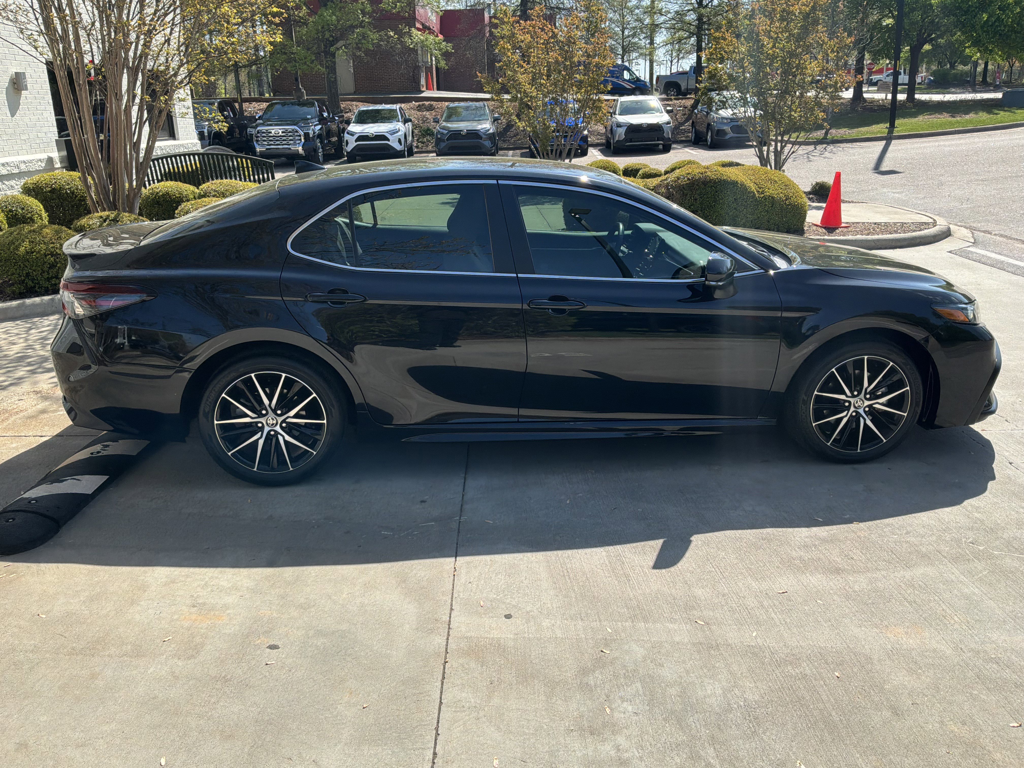 Used 2024 Toyota Camry SE FWD image 17