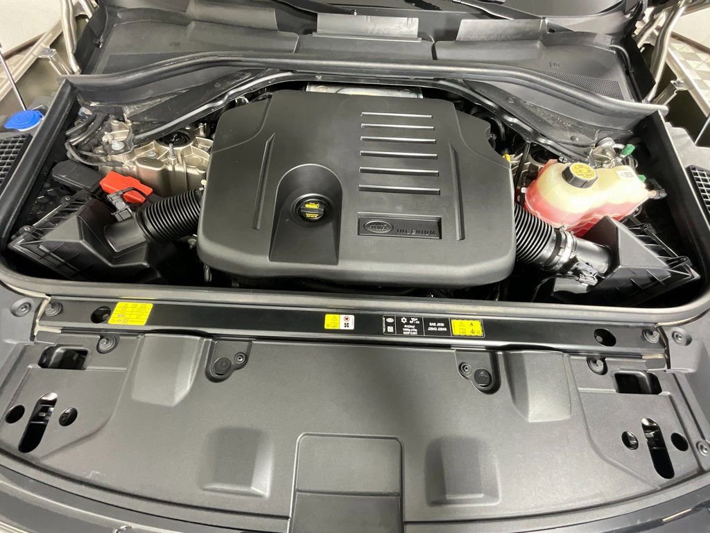 Used 2025 Land Rover Range Rover Long Wheelbase SE image 28