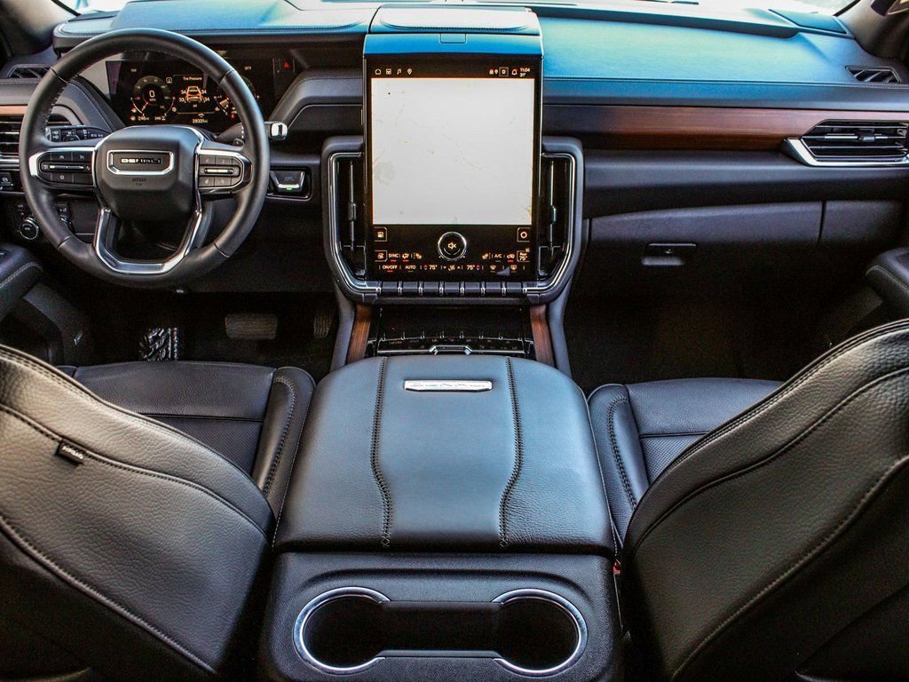Used 2025 GMC Yukon Denali image 39