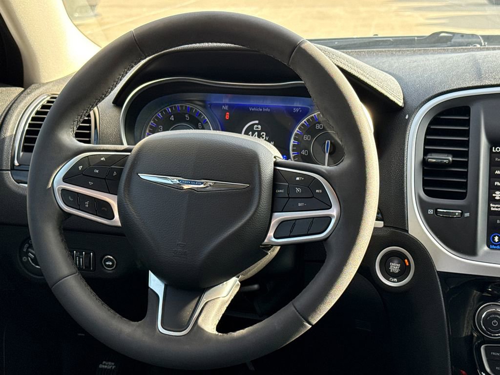 Used 2023 Chrysler 300 Touring L RWD image 13