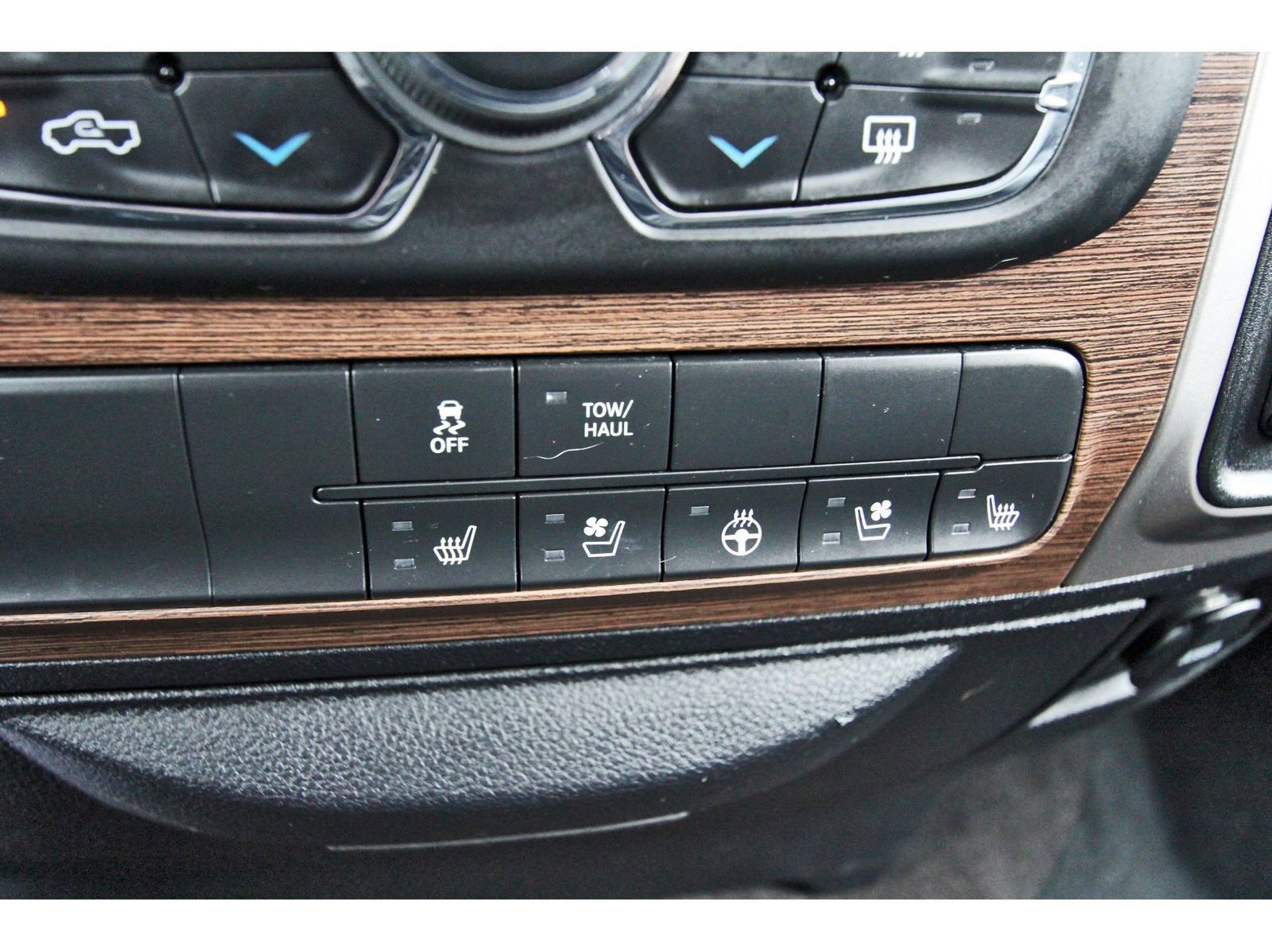 Used 2017 RAM 1500 Laramie AWD/4WD image 29