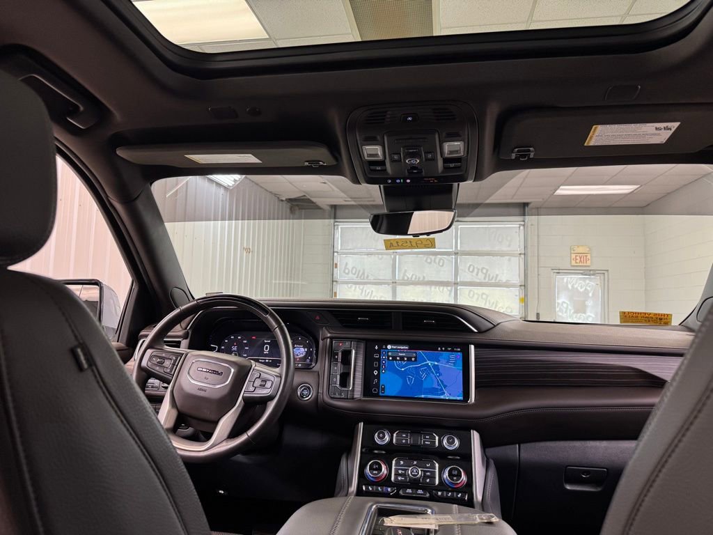 Used 2023 GMC Yukon XL Denali w/ Advanced Technology Package AWD/4WD image 24