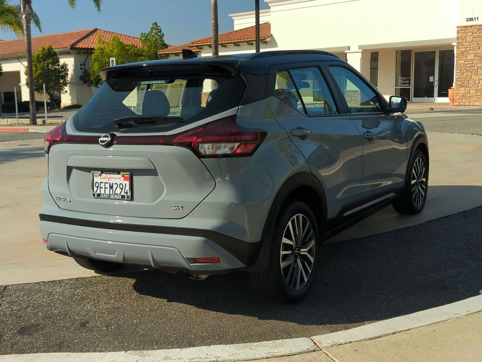 Used 2023 Nissan Kicks SR w/ SR Premium Package image 5
